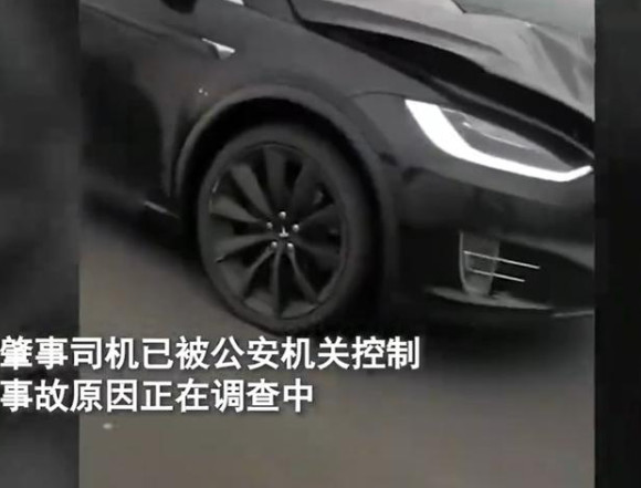 台州两交警处置交通事故时被撞 涉事司机已被控制1